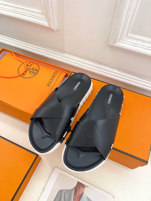 Шлепанцы женские фото 5