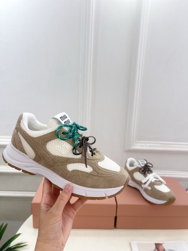 Кроссовки женские фото 4