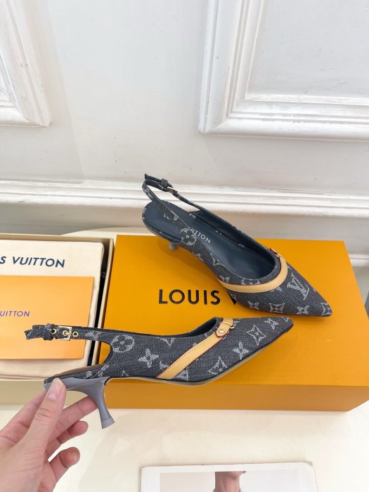 Босоножки фото 4