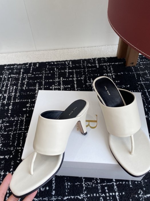 Босоніжки фото 7