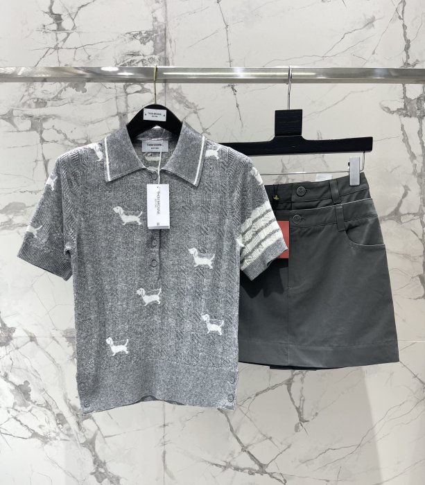 T-shirt women's фото 2