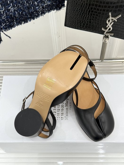 Босоніжки з роздвоєним носком фото 9