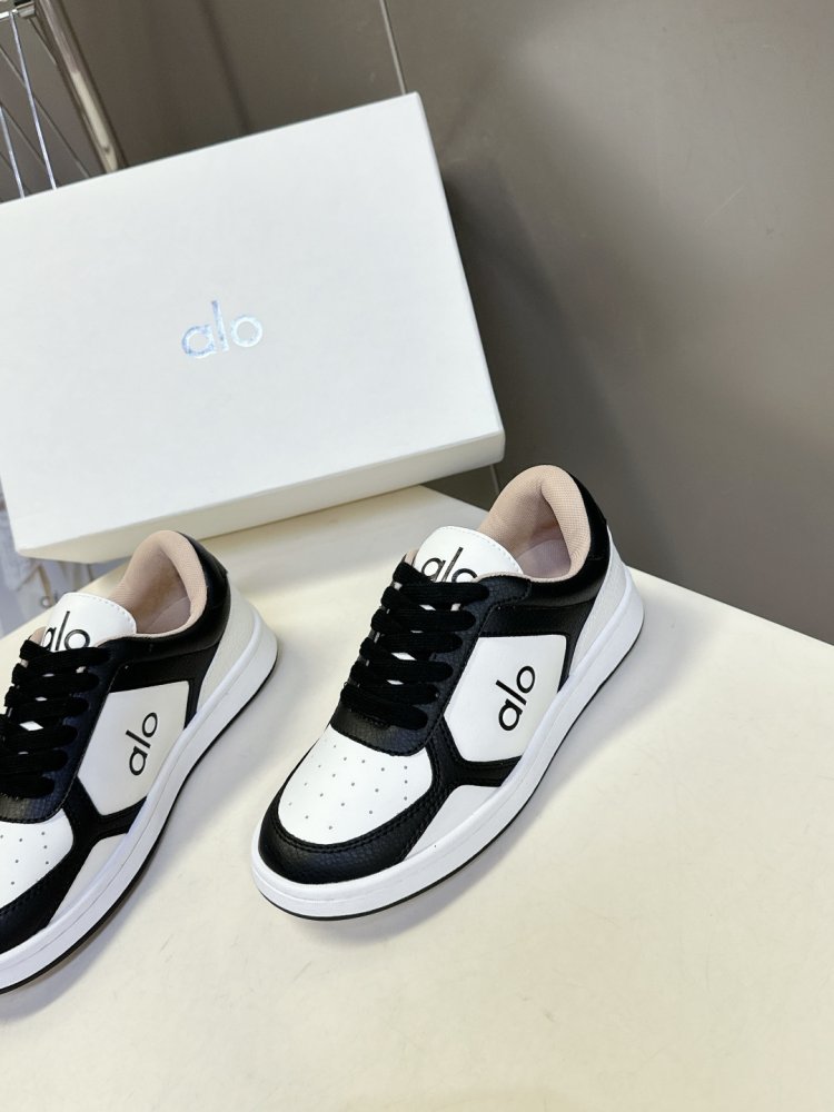 Кросівки жіночі фото 3