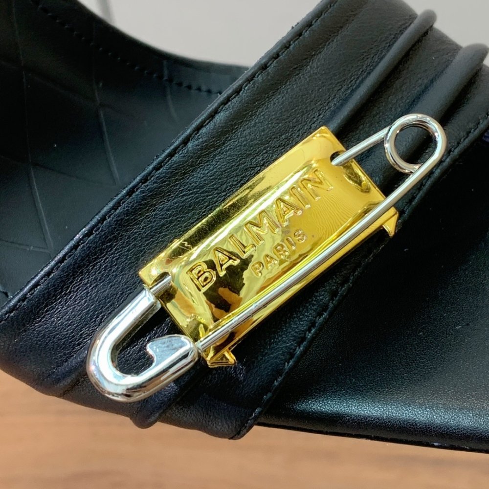 Босоножки фото 7