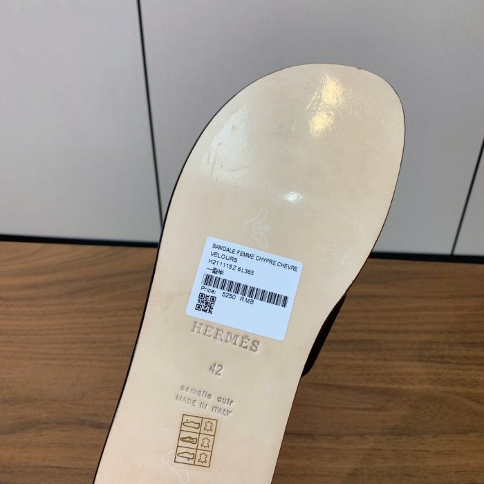 Шлепанцы женские фото 9