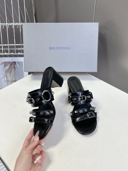 Босоножки фото 4