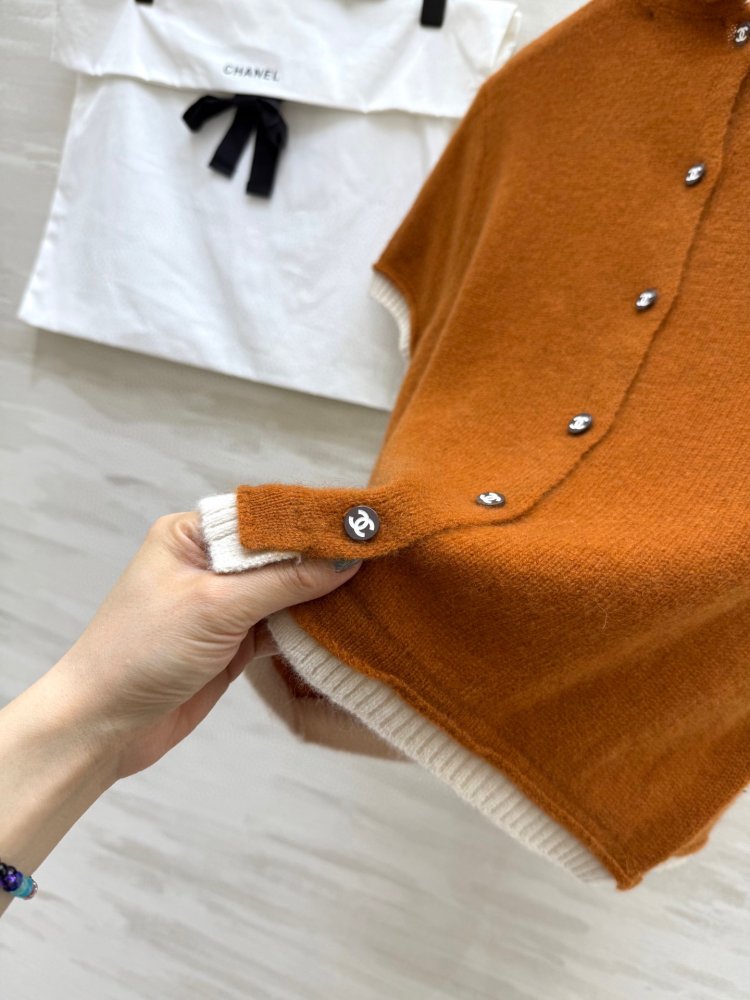 Футболка из плюша с мехом енота фото 4