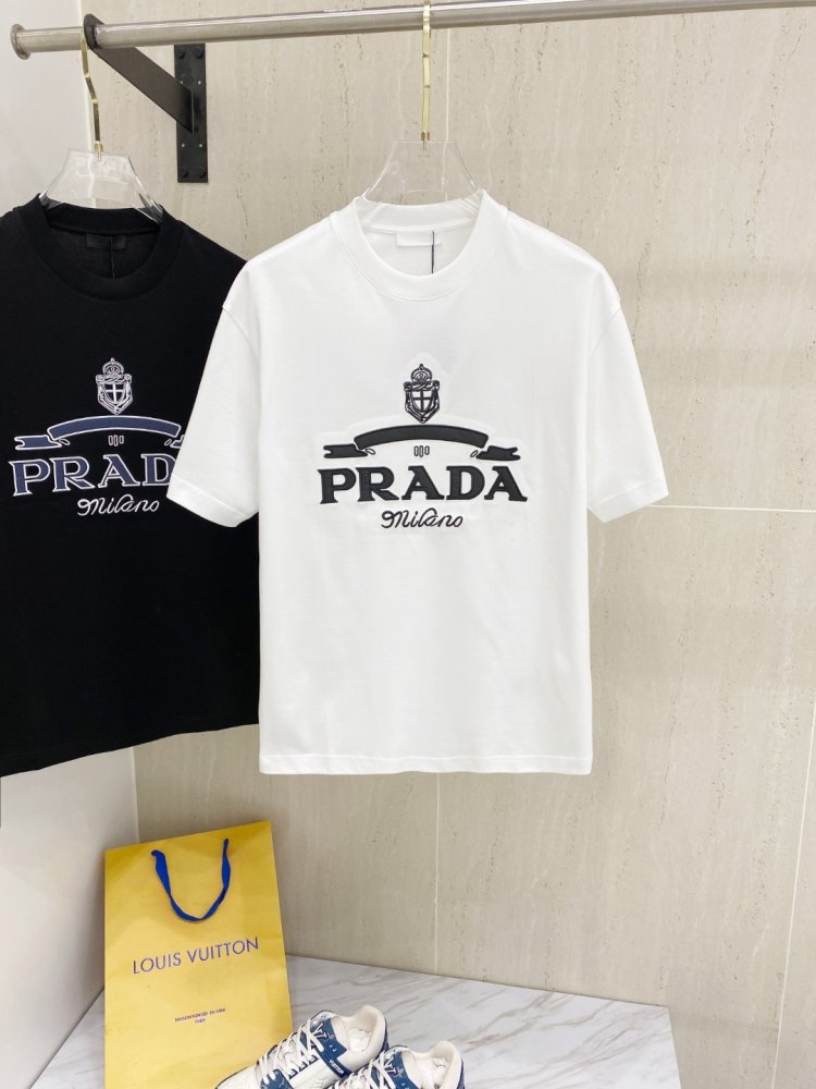 Футболка чоловіча