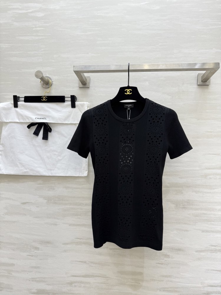 Футболка жіноча