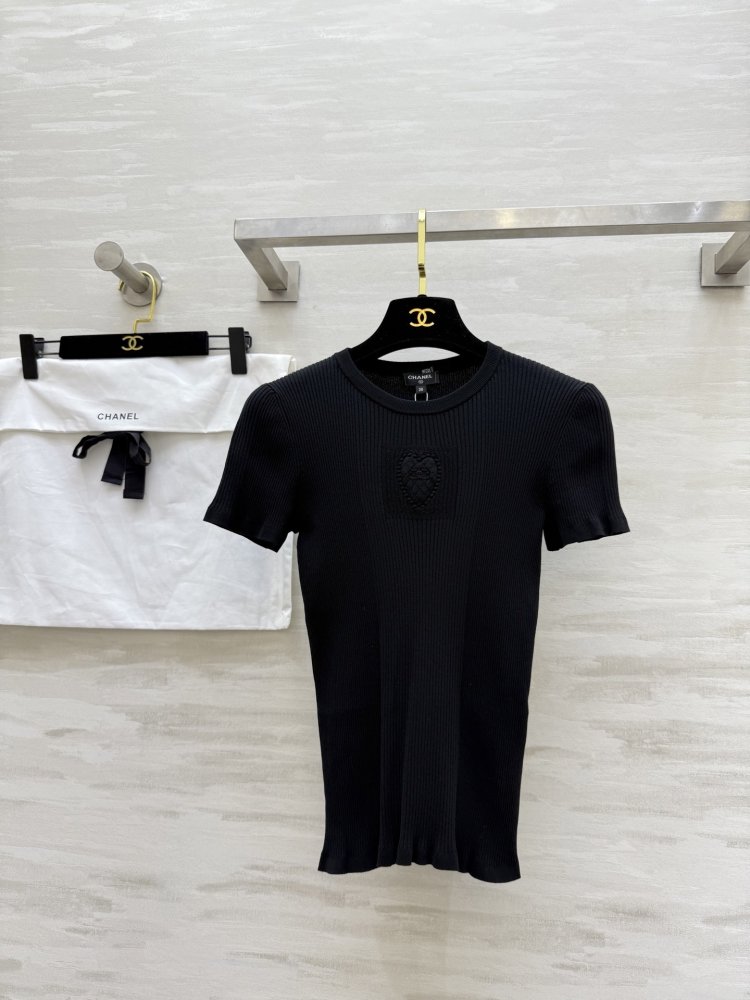 Футболка жіноча