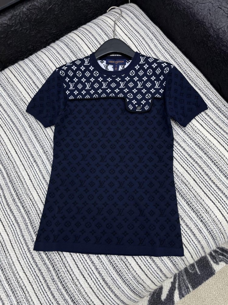 Футболка жіноча