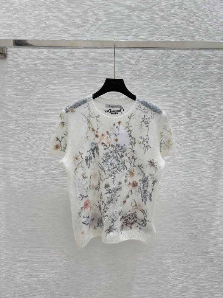 Футболка жіноча