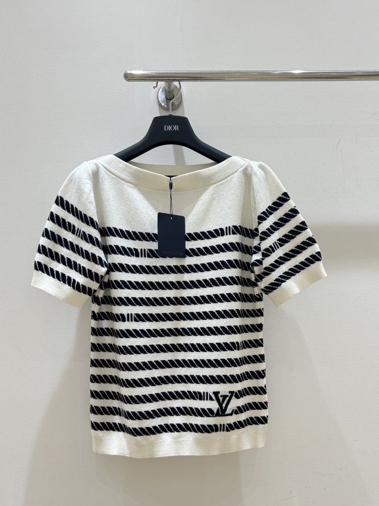 Футболка жіноча