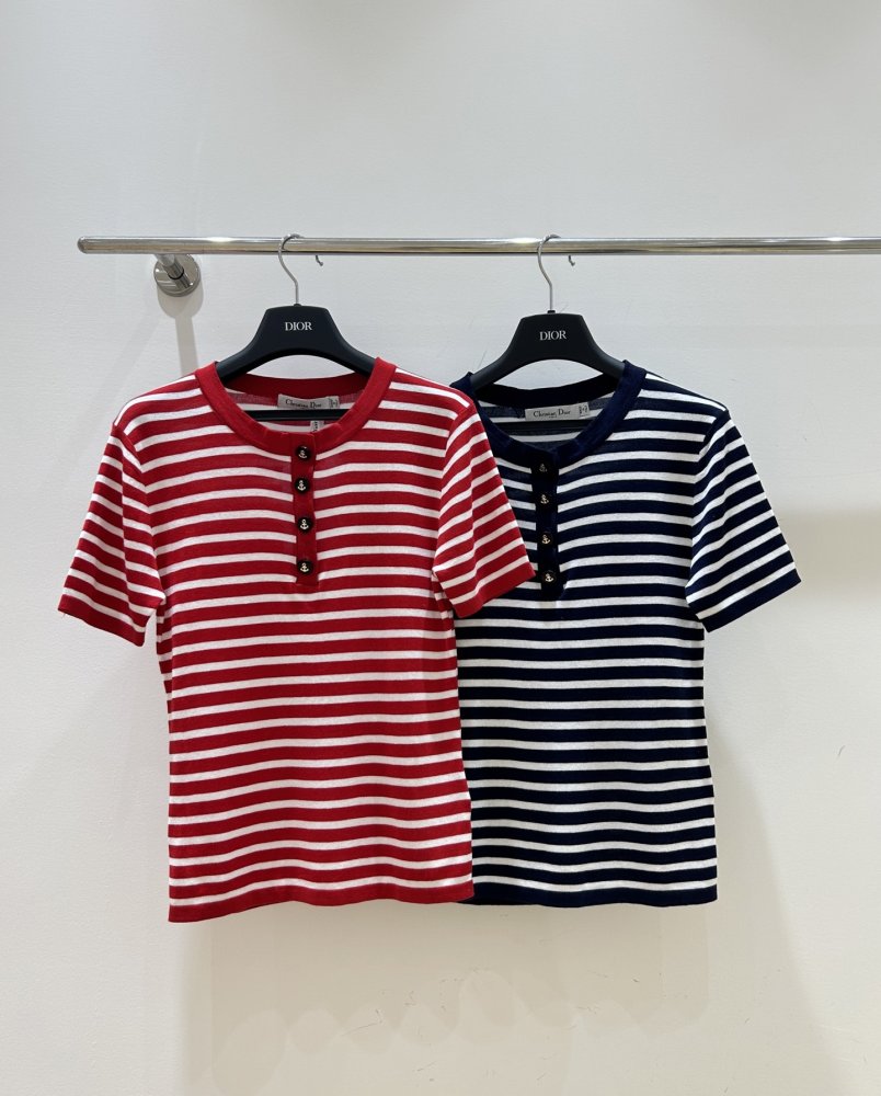 Футболка жіноча