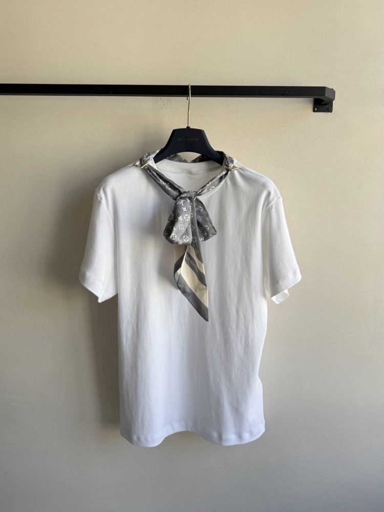 Футболка жіноча