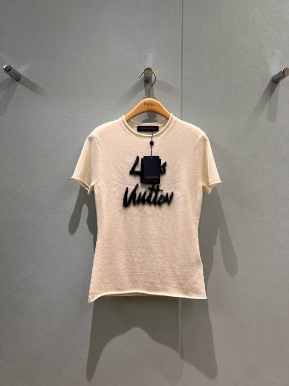 Футболка жіноча