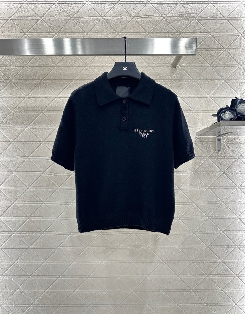 Футболка жіноча