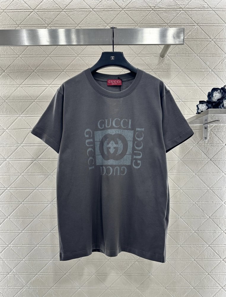 Футболка жіноча