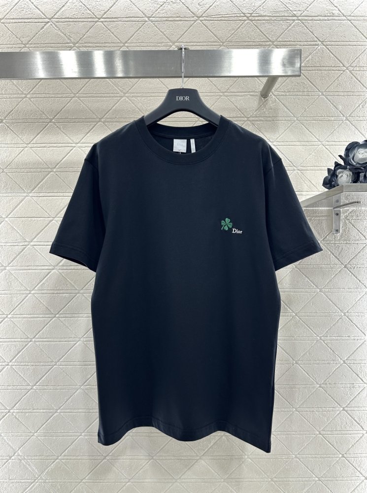 Футболка жіноча