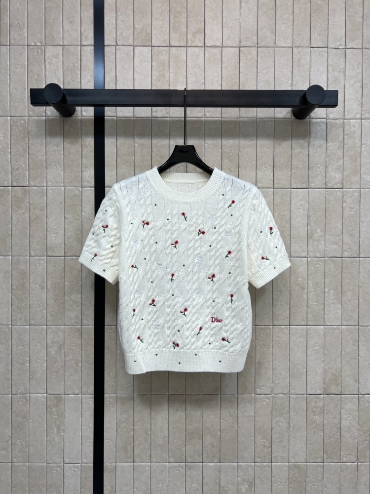 Футболка женская