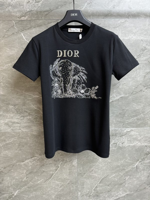 Футболка женская