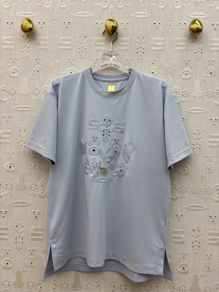 T-shirt women's