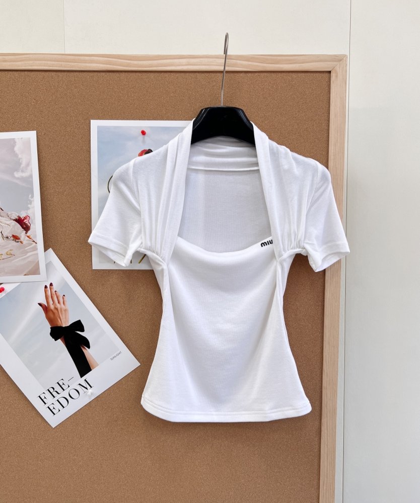 T-shirt women's