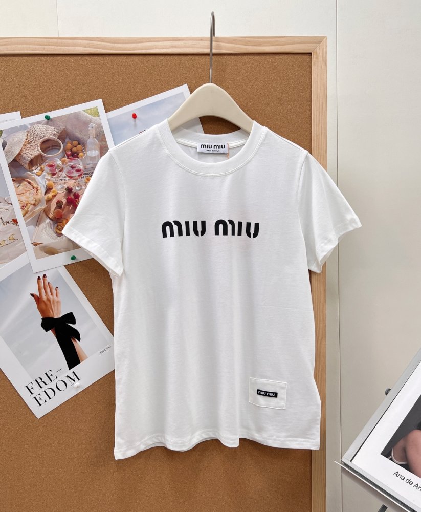 T-shirt women's