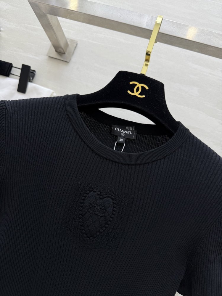 Футболка жіноча фото 2