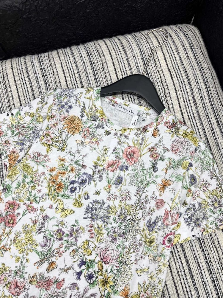 Футболка жіноча фото 2