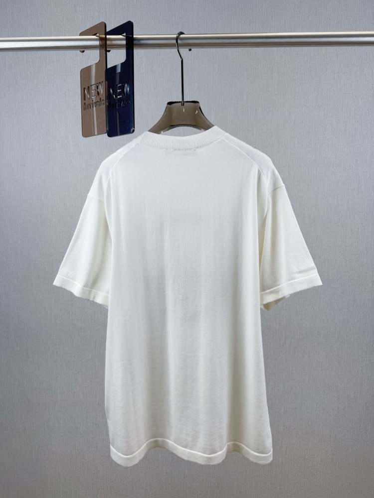 T-shirt women's фото 2