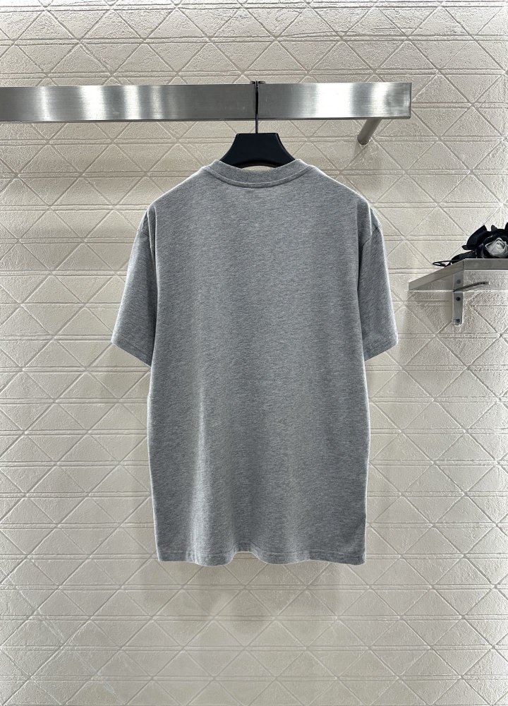 T-shirt women's фото 2