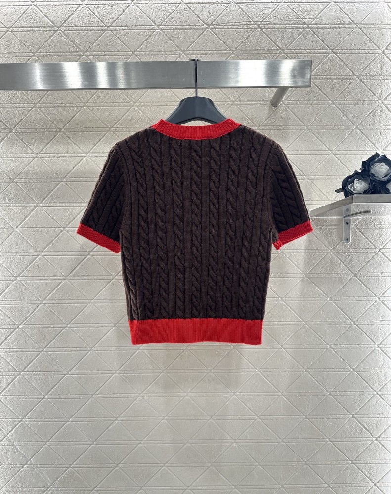 T-shirt women's фото 2