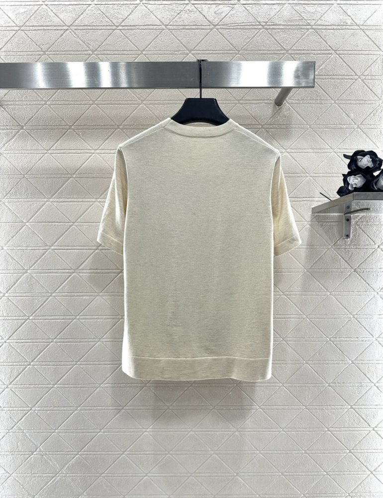 T-shirt women's фото 2