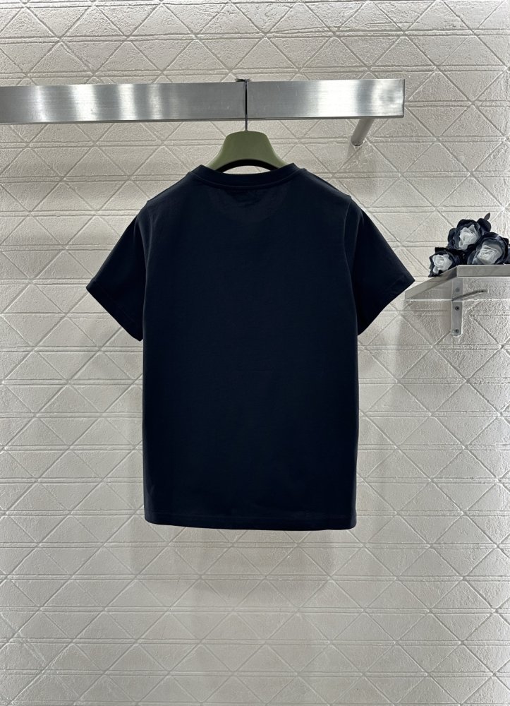 T-shirt women's фото 2