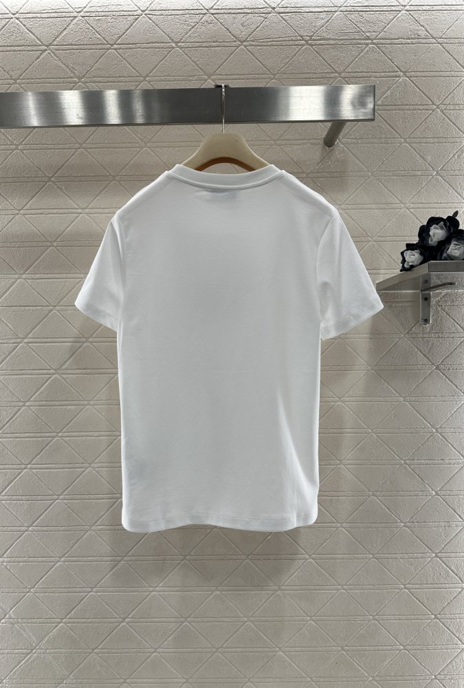 T-shirt women's фото 2