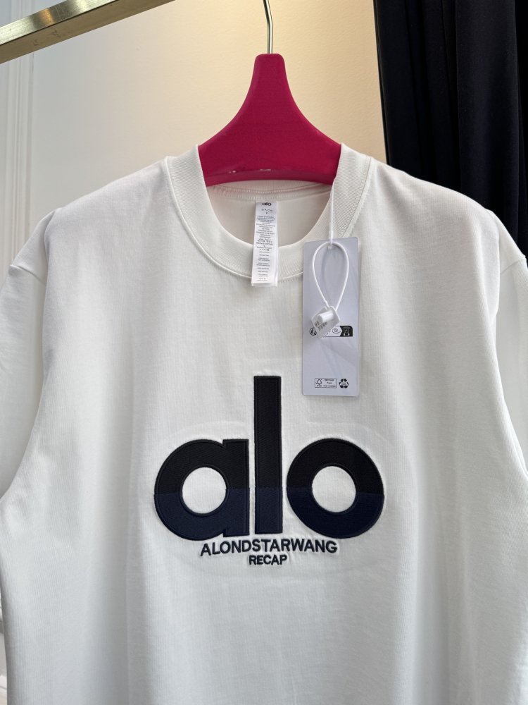 Футболка женская фото 2