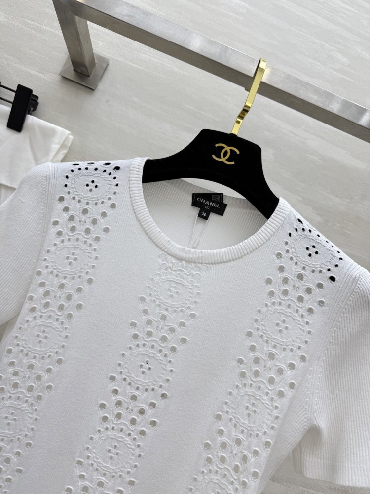 Футболка жіноча фото 3