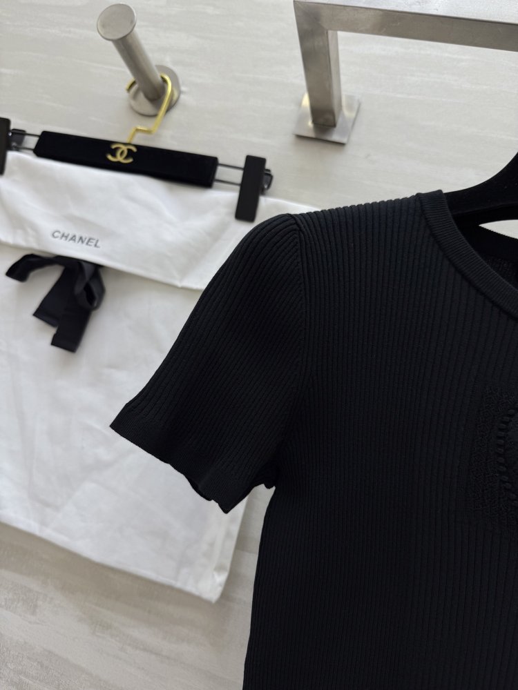 Футболка жіноча фото 3