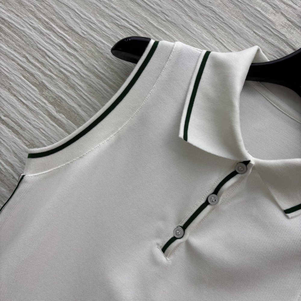 Футболка жіноча фото 3