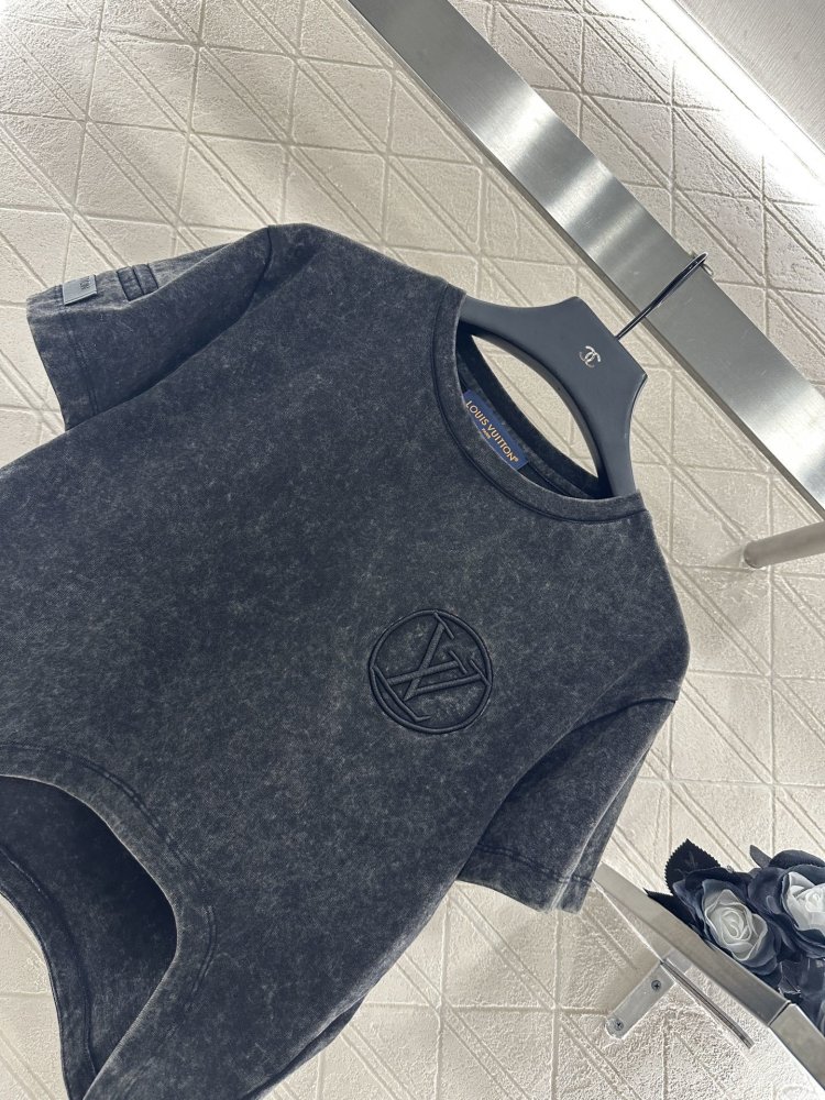 Футболка жіноча фото 3