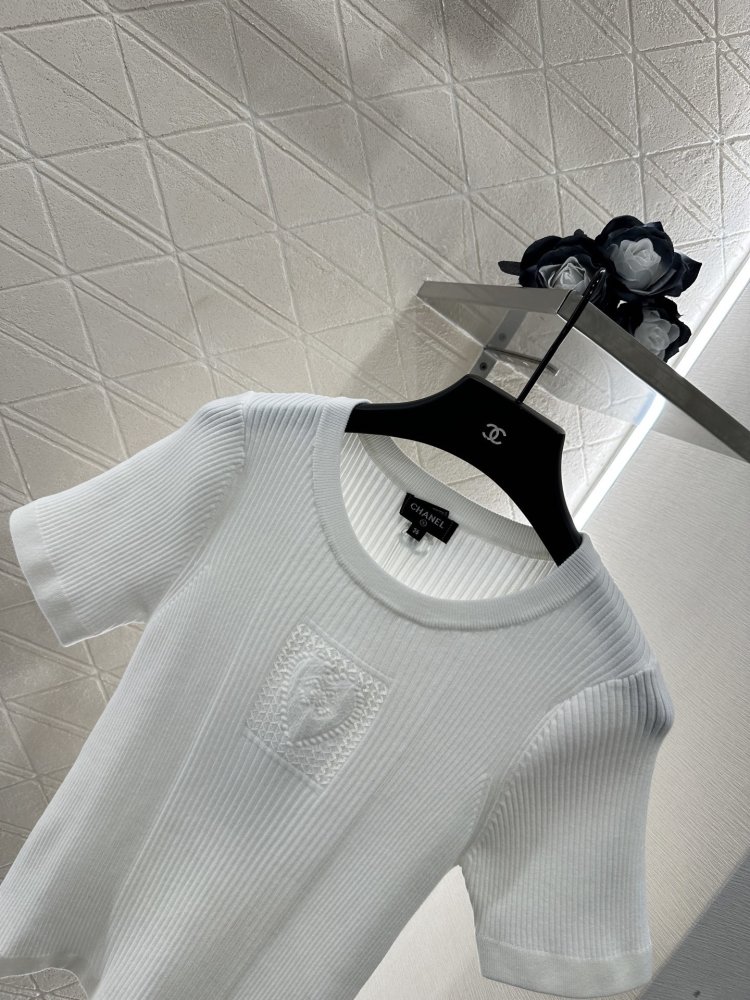 Футболка жіноча фото 3