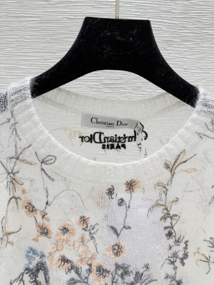 Футболка жіноча фото 3