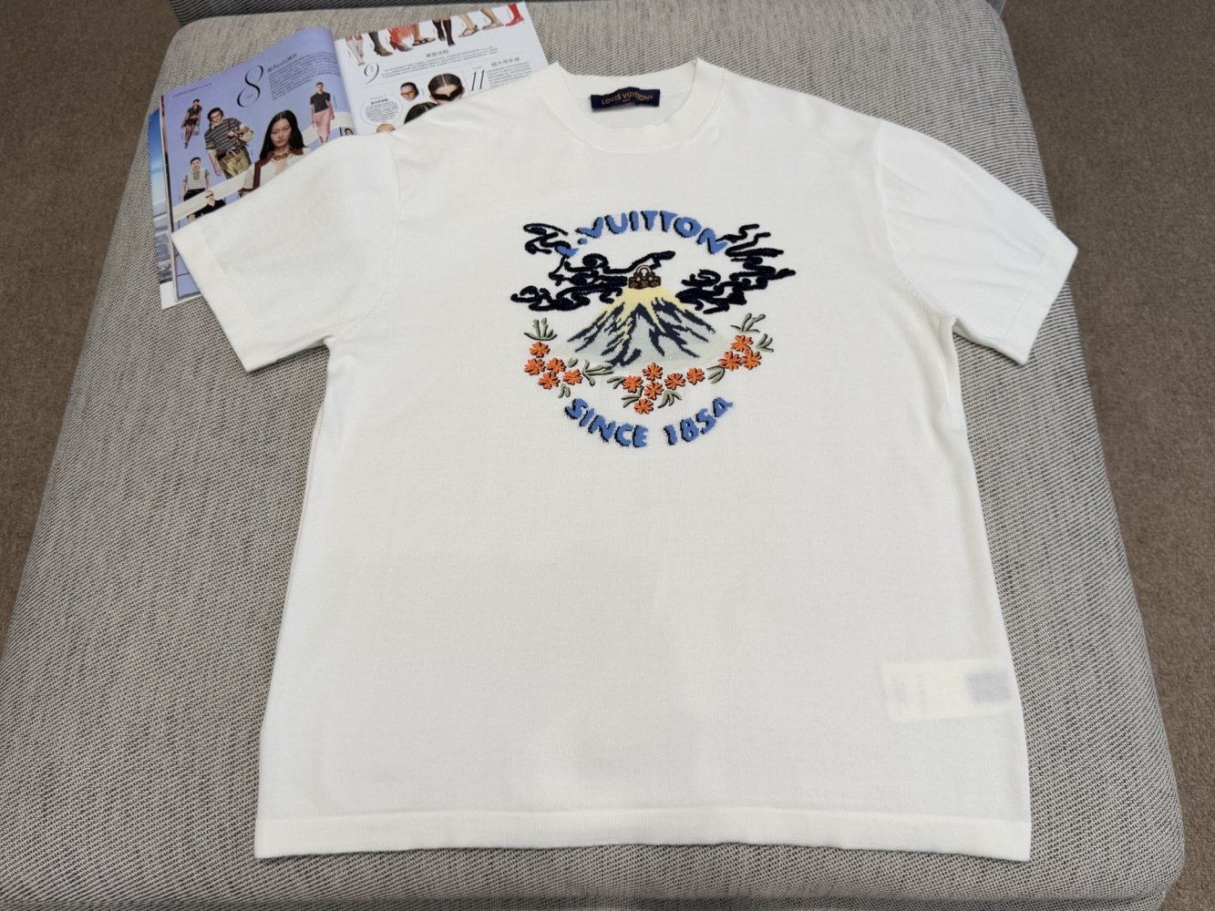 T-shirt women's фото 3