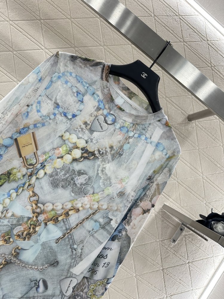 T-shirt women's фото 3