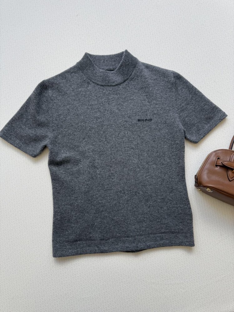 T-shirt women's фото 3