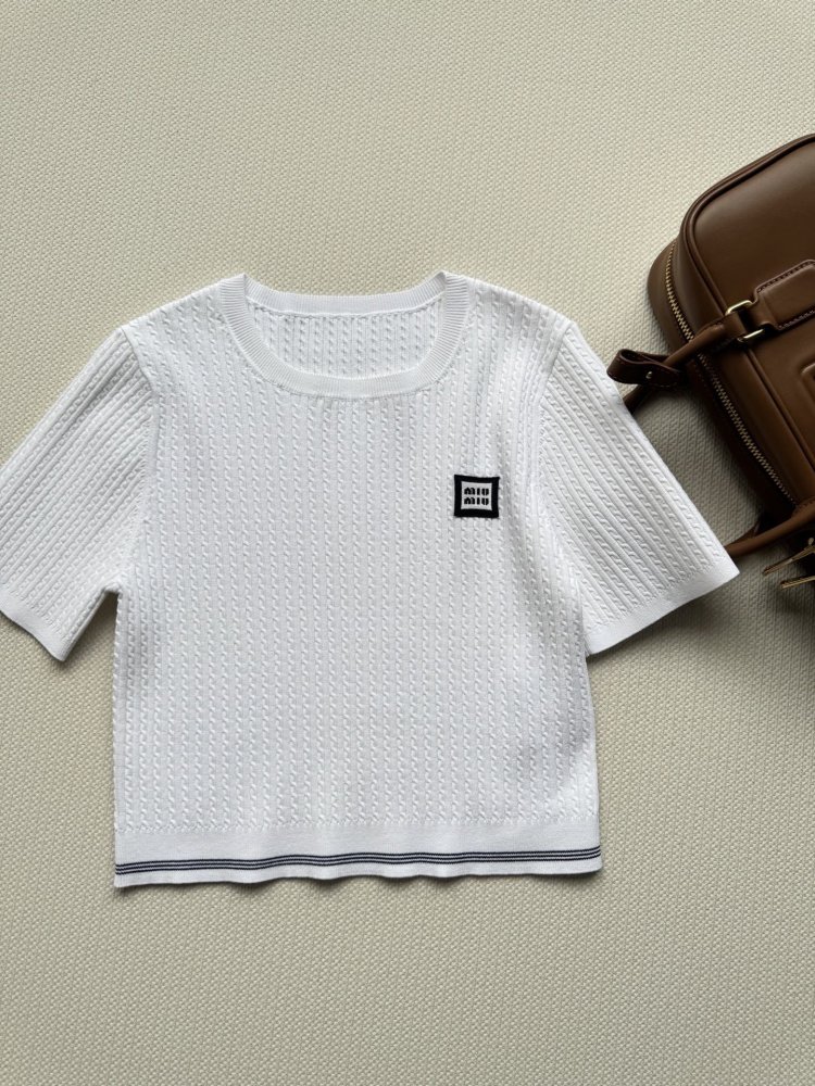 T-shirt women's фото 3