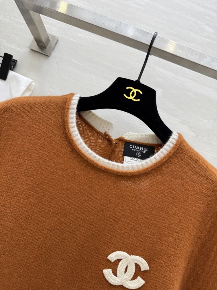 T-shirt women's фото 3