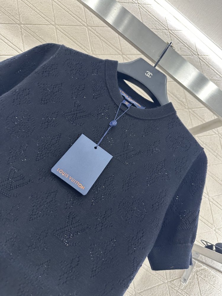 Футболка жіноча фото 3