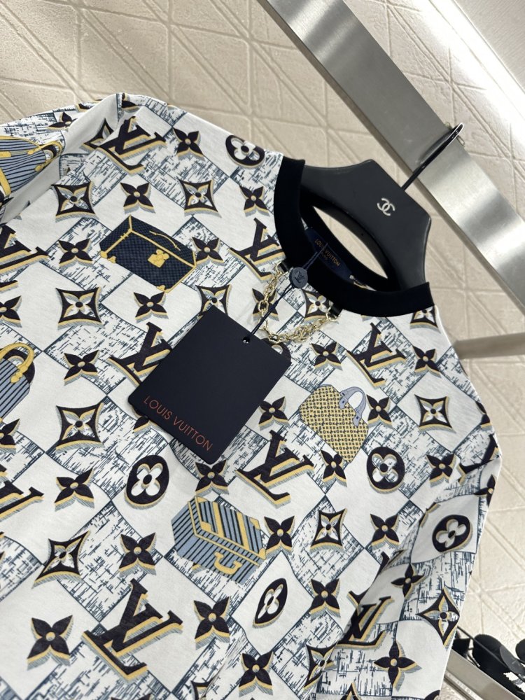 Футболка жіноча фото 3